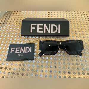 Fendi Black and Gray Sunglasses